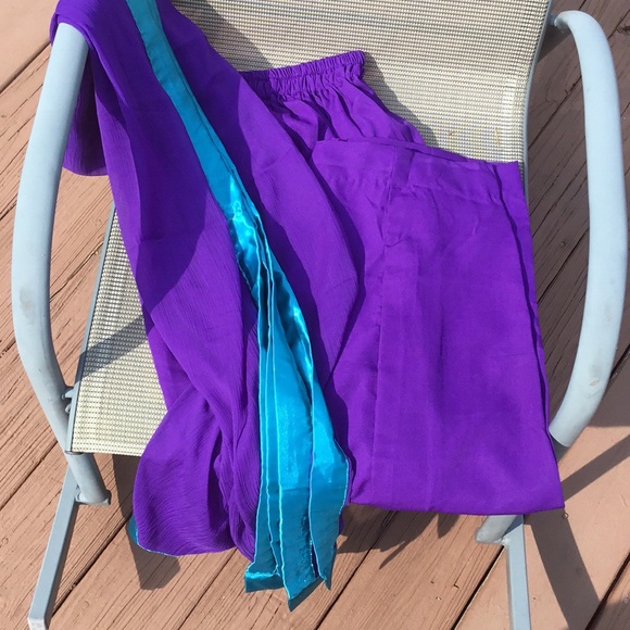 Thread embroidered georgette salwar kameez - Picture 4 of 6